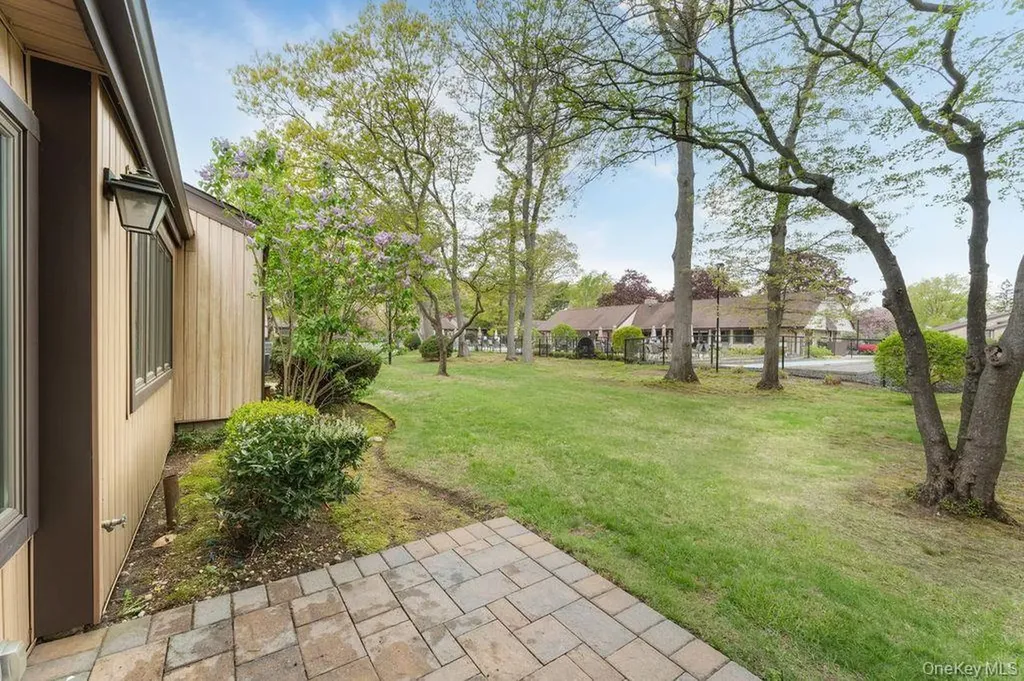 84 Strathmore Gate Drive Stony Brook NY 11790