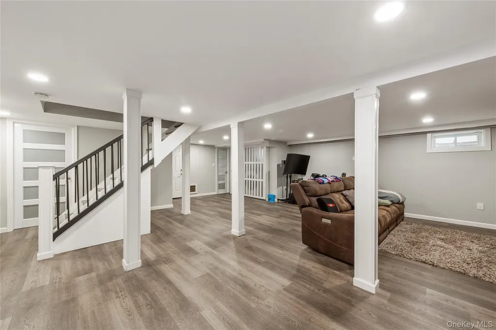 19 Sloan Drive S Valley Stream NY 11580