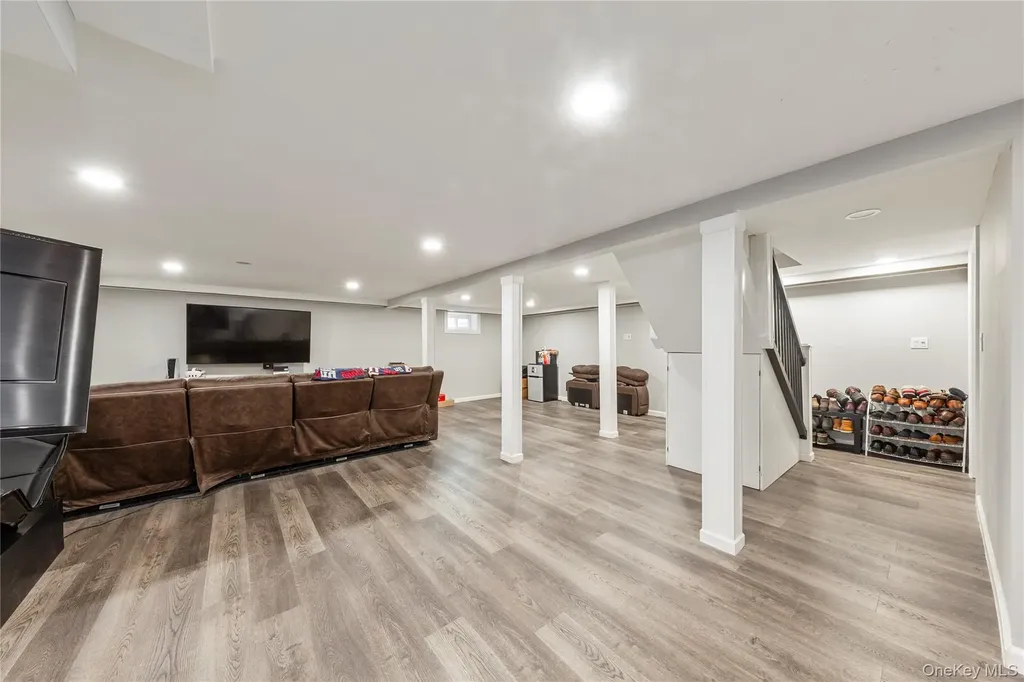 19 Sloan Drive S Valley Stream NY 11580