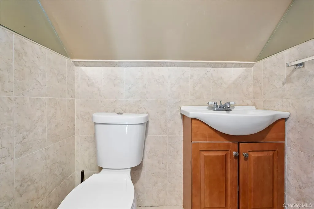 19 Sloan Drive S Valley Stream NY 11580