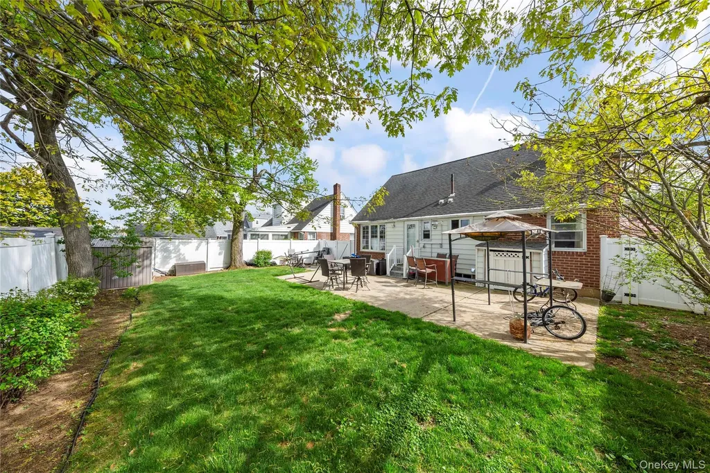 19 Sloan Drive S Valley Stream NY 11580
