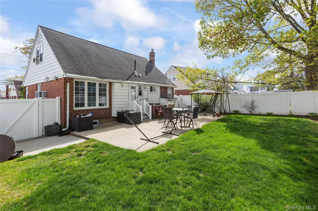 19 Sloan Drive S Valley Stream NY 11580