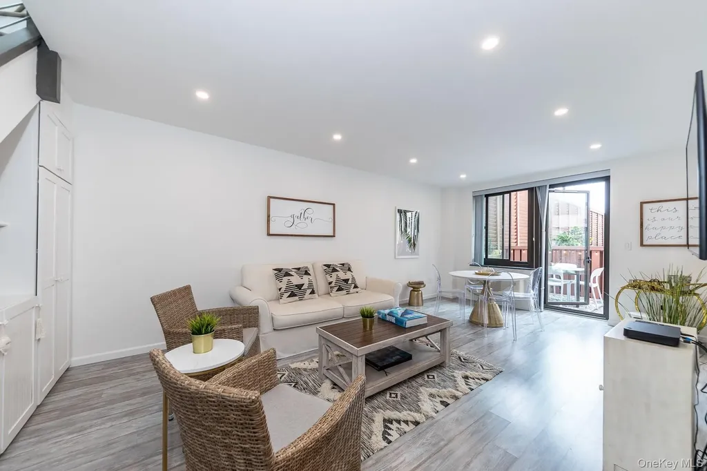 100 W Broadway Long Beach NY 11561