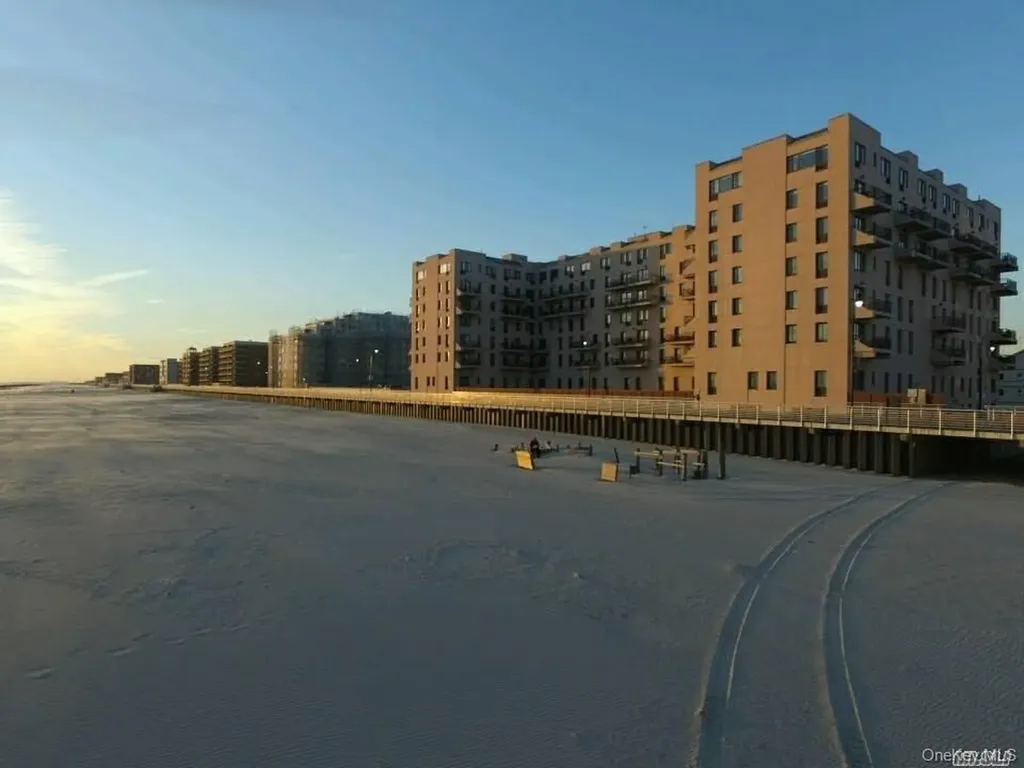 100 W Broadway Long Beach NY 11561