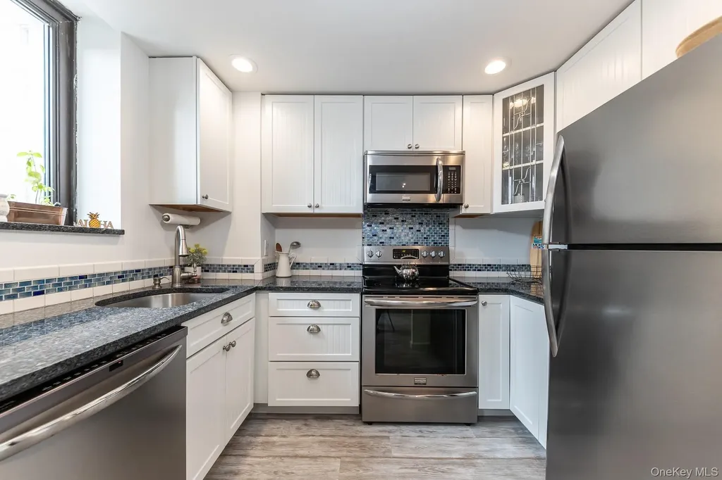 100 W Broadway Long Beach NY 11561