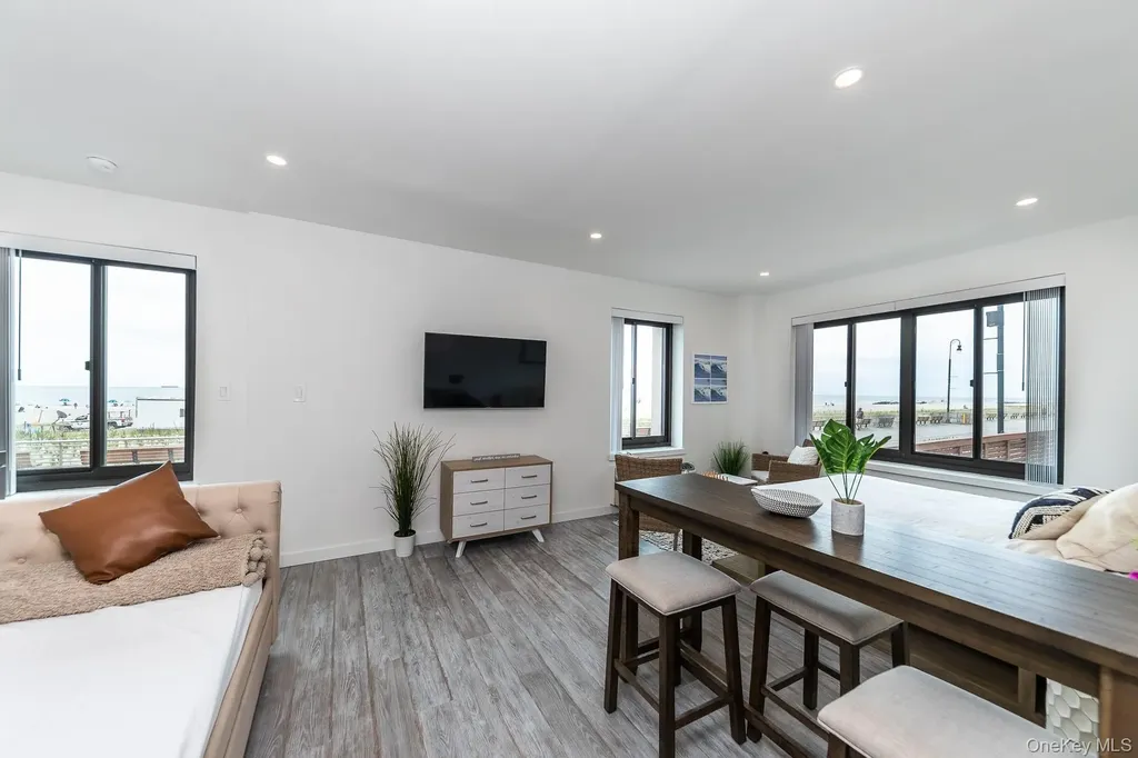 100 W Broadway Long Beach NY 11561
