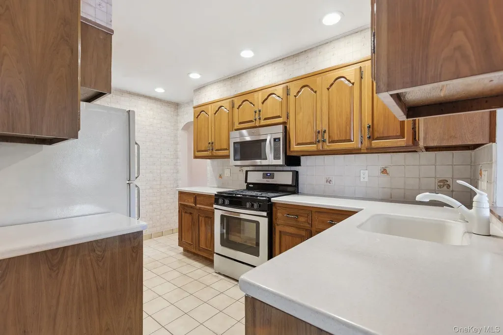 68 Seneca Avenue White Plains NY 10603