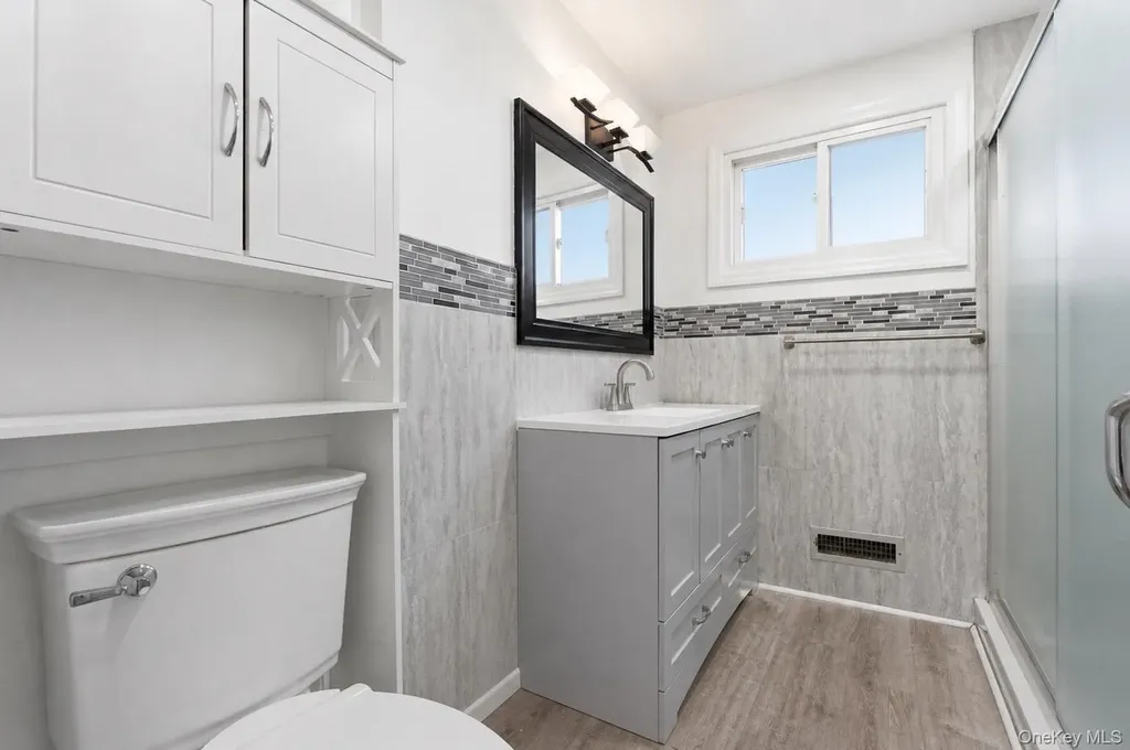 183 Broadway Brentwood NY 11717