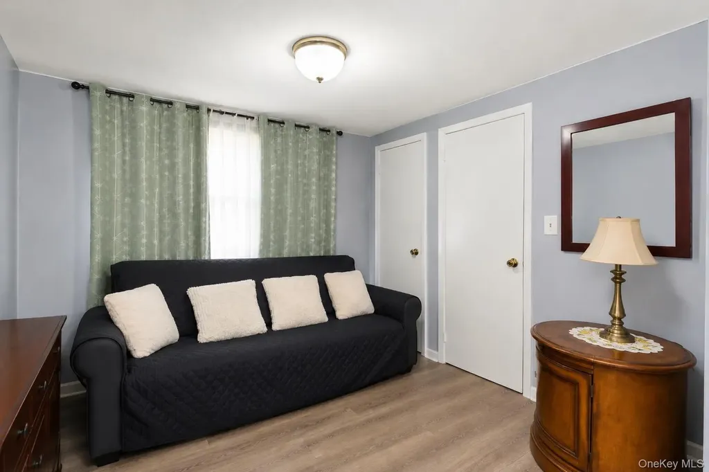 183 Broadway Brentwood NY 11717