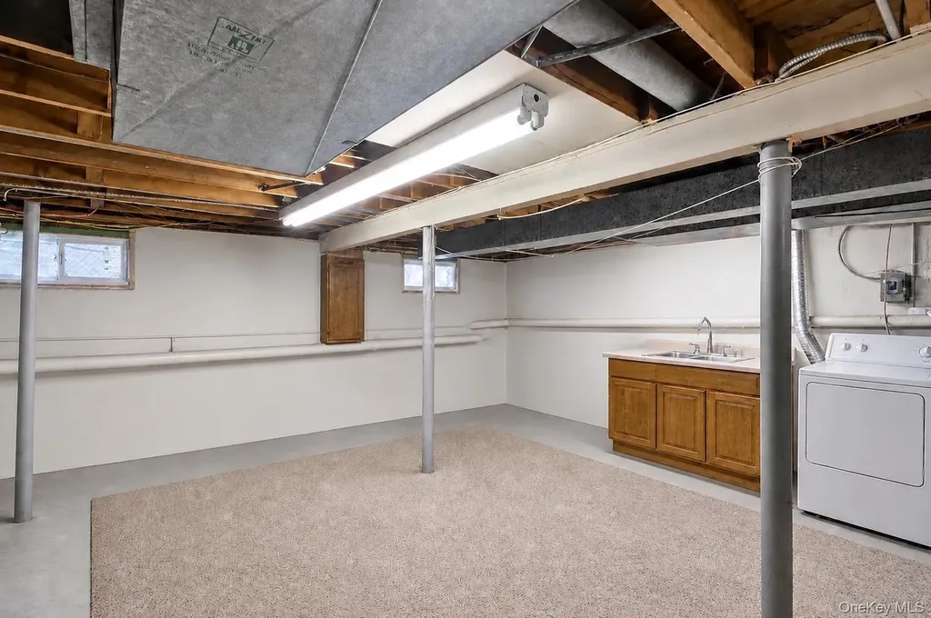 183 Broadway Brentwood NY 11717