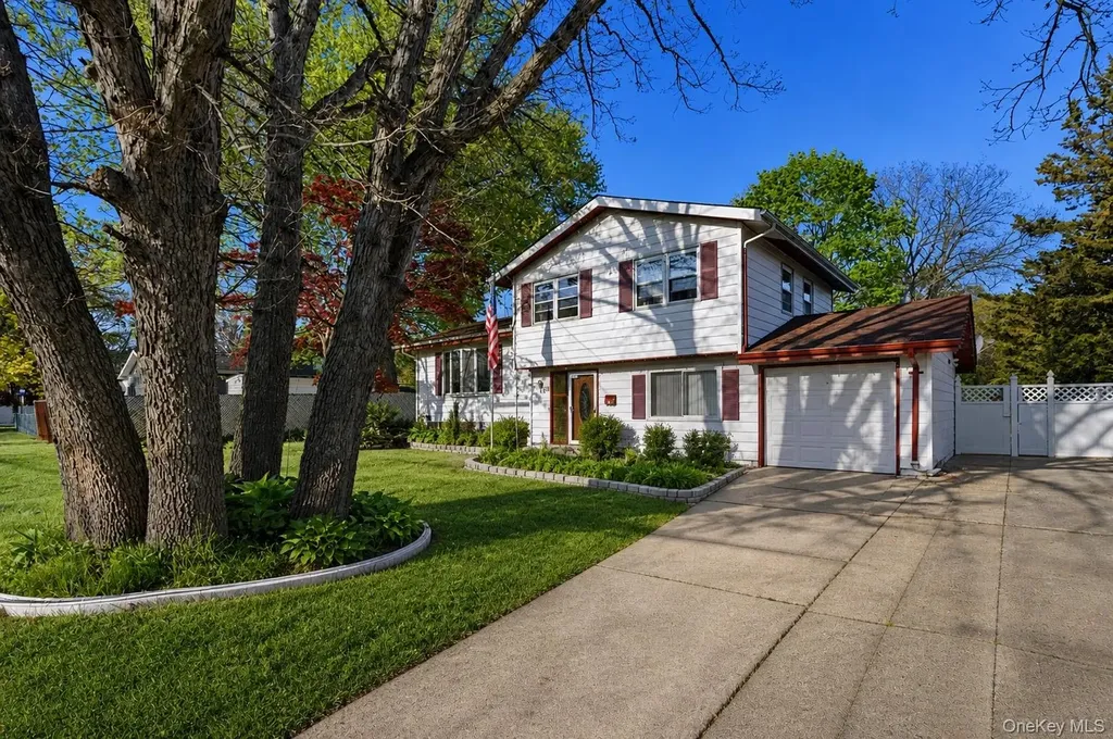 183 Broadway Brentwood NY 11717