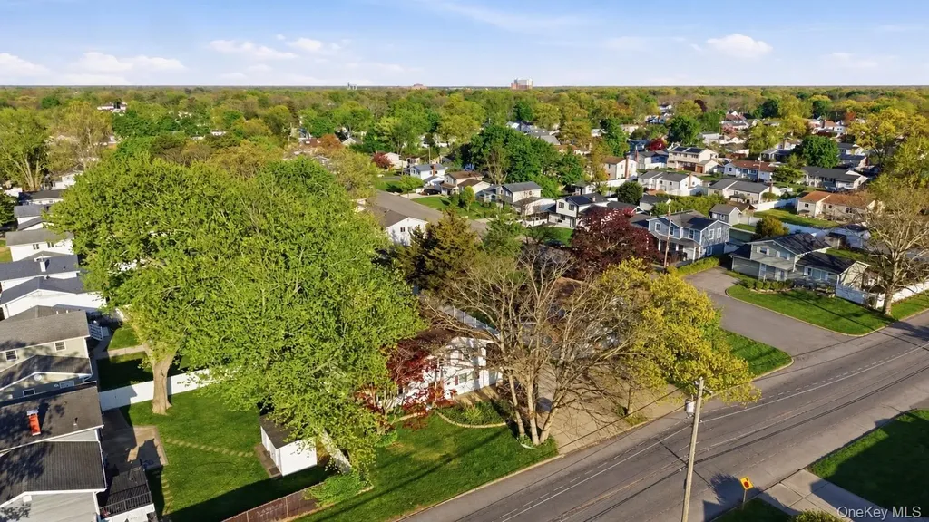 183 Broadway Brentwood NY 11717