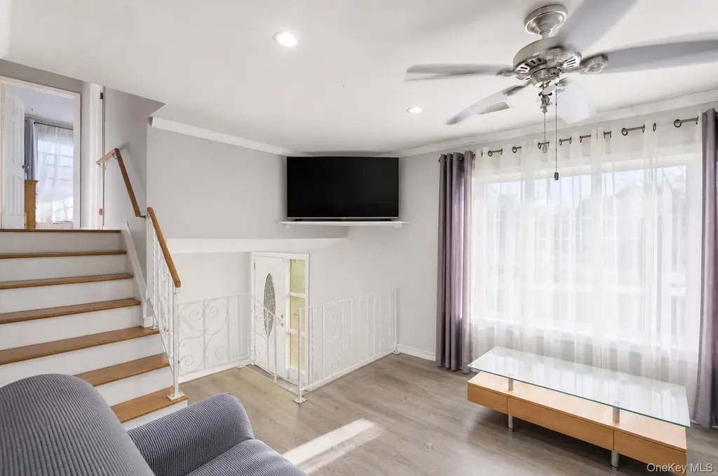 183 Broadway Brentwood NY 11717
