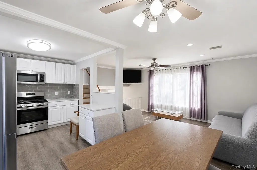 183 Broadway Brentwood NY 11717