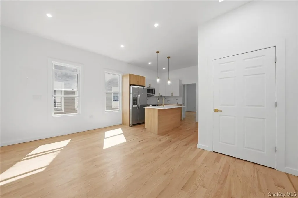 2407 Butler Place Bronx NY 10461