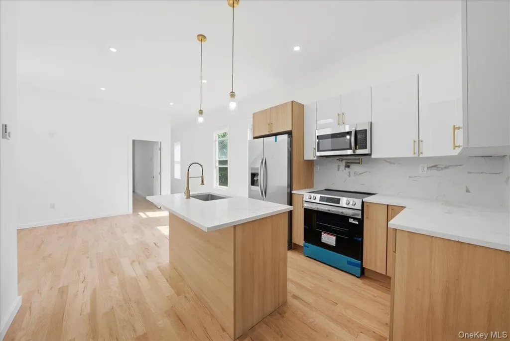 2407 Butler Place Bronx NY 10461