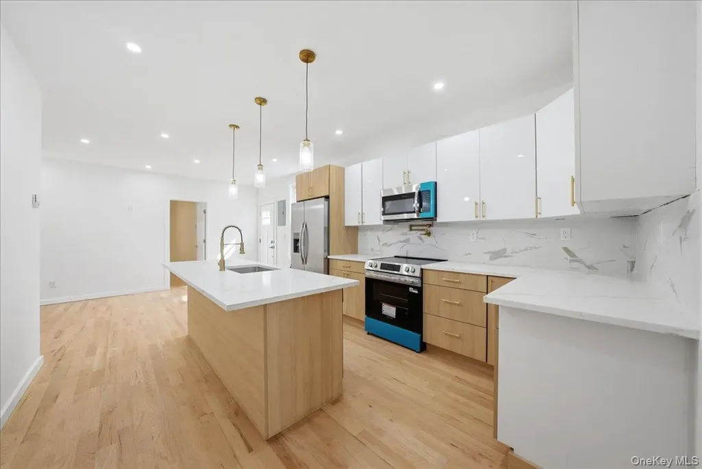 2407 Butler Place Bronx NY 10461