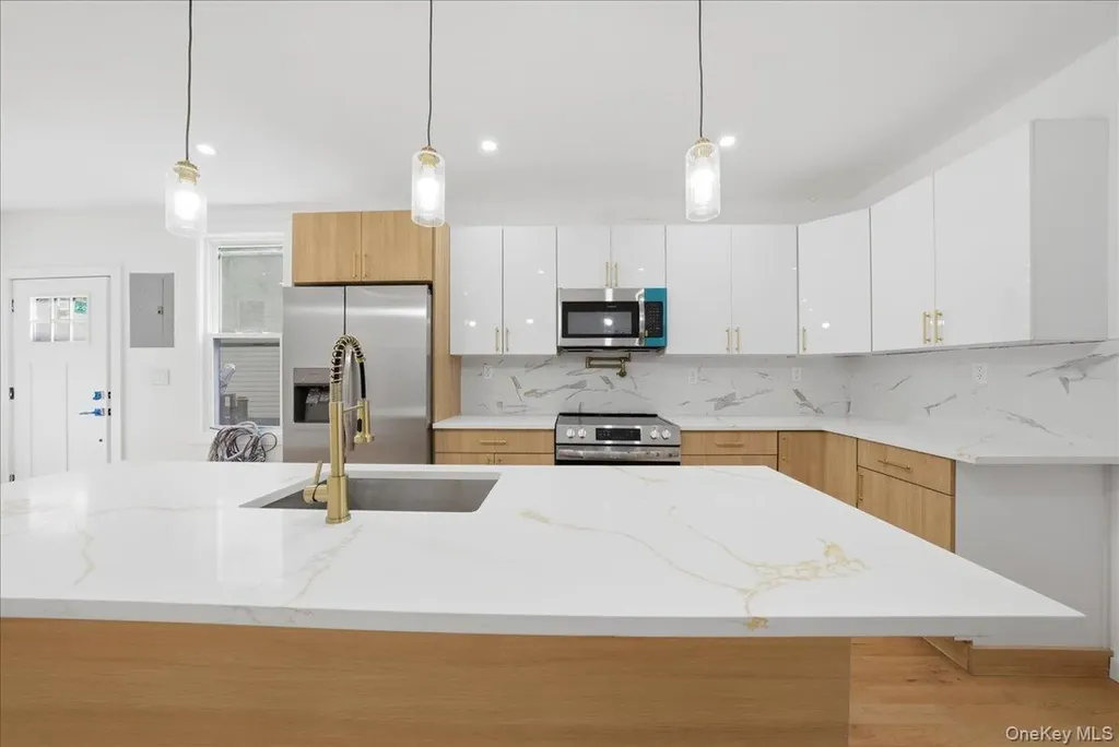 2407 Butler Place Bronx NY 10461