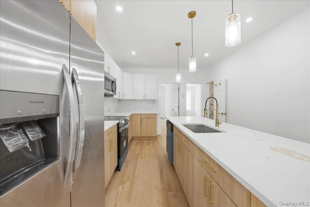 2407 Butler Place Bronx NY 10461