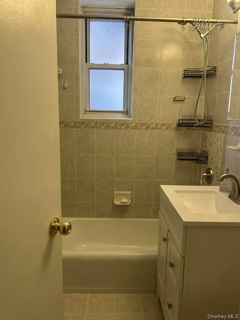 1425 Thieriot Avenue Bronx NY 10460