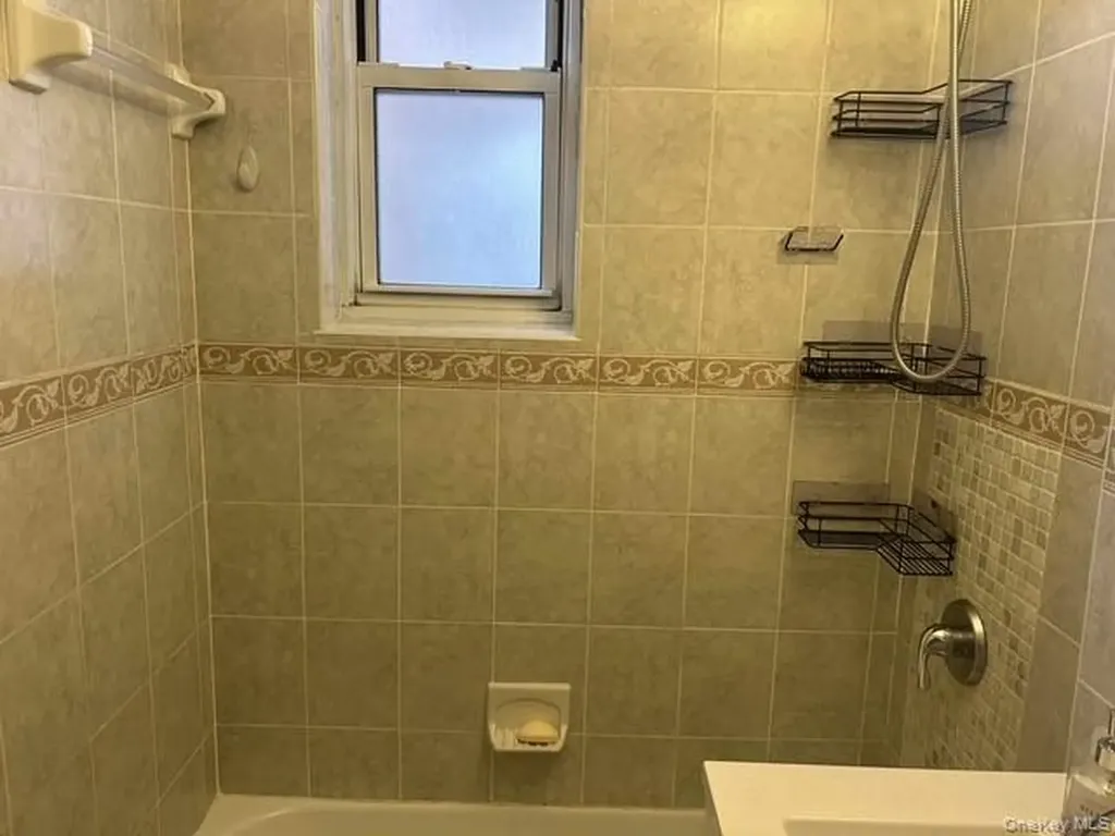1425 Thieriot Avenue Bronx NY 10460