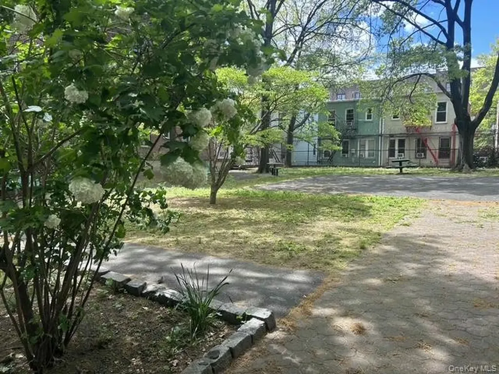 1425 Thieriot Avenue Bronx NY 10460
