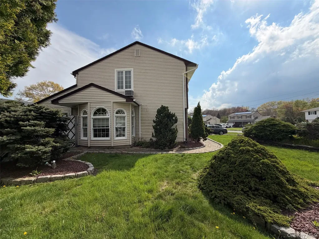 217 Audwin Drive Islip Terrace NY 11752