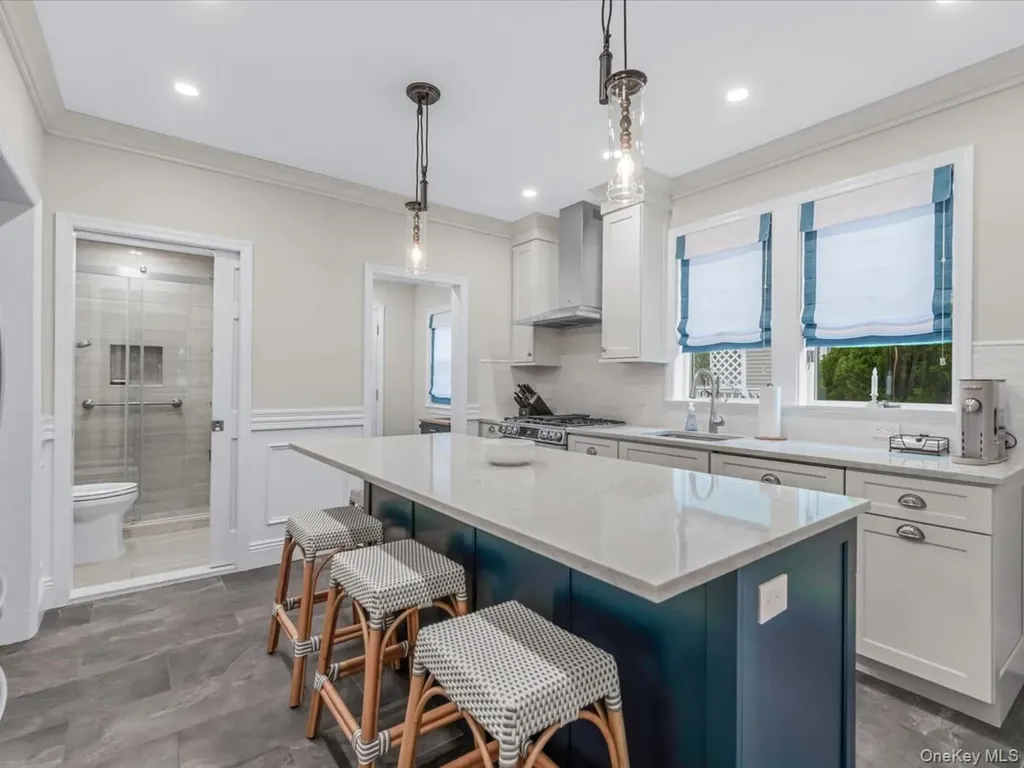28 Union Place Lynbrook NY 11563