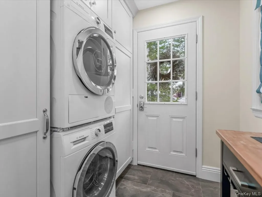 28 Union Place Lynbrook NY 11563