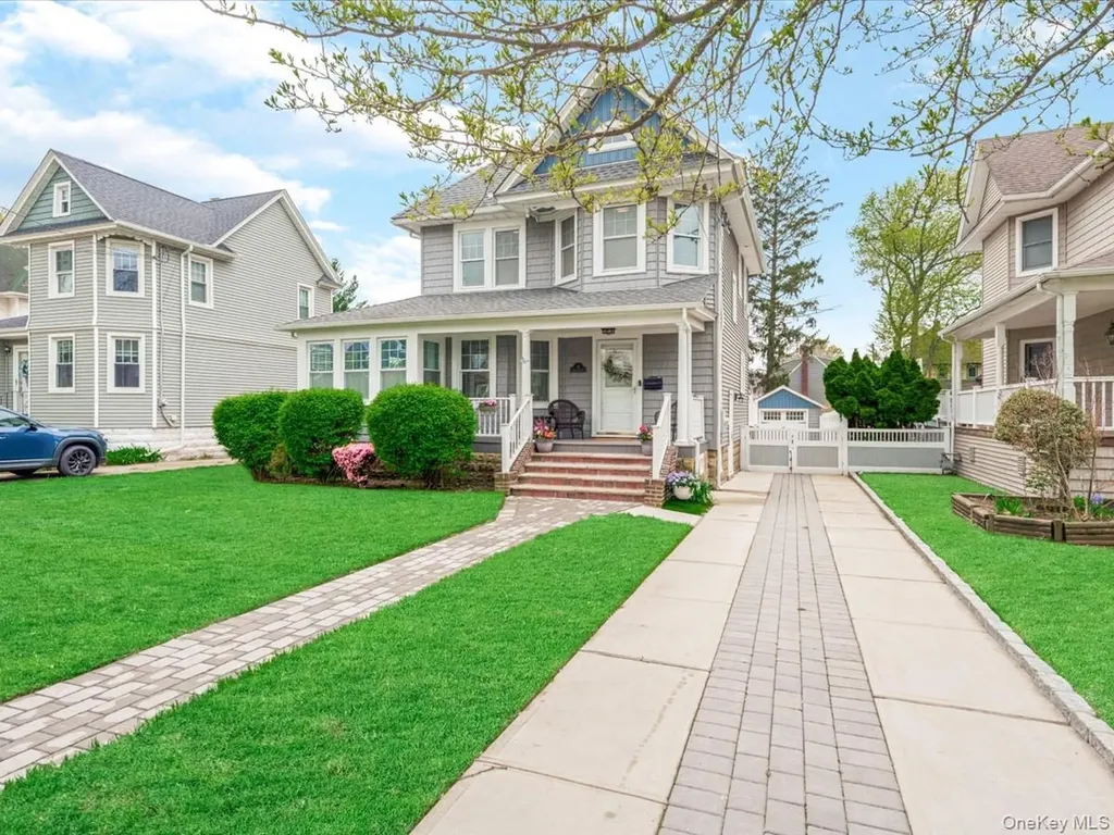 28 Union Place Lynbrook NY 11563