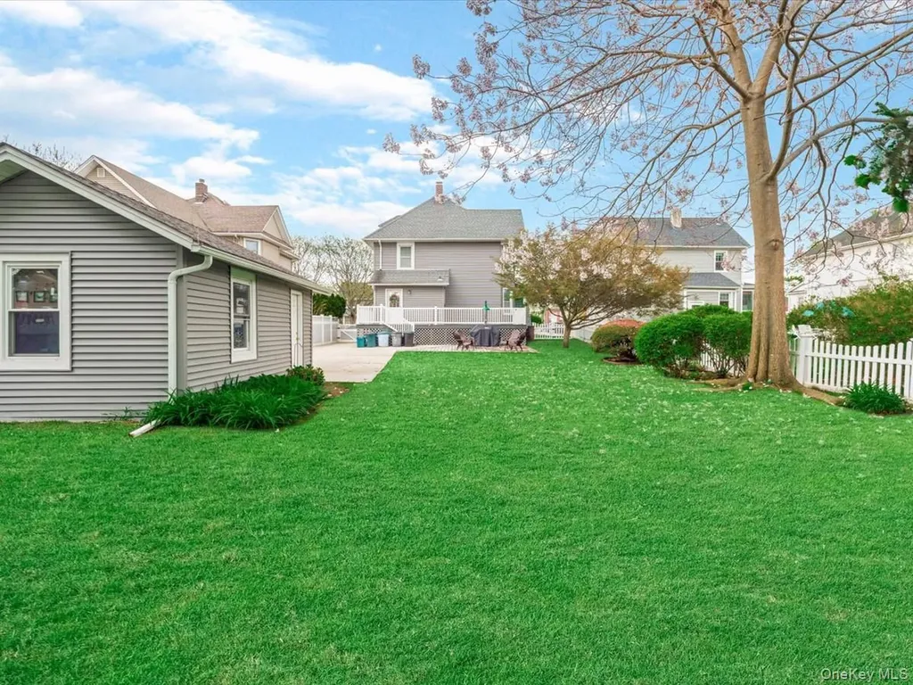 28 Union Place Lynbrook NY 11563