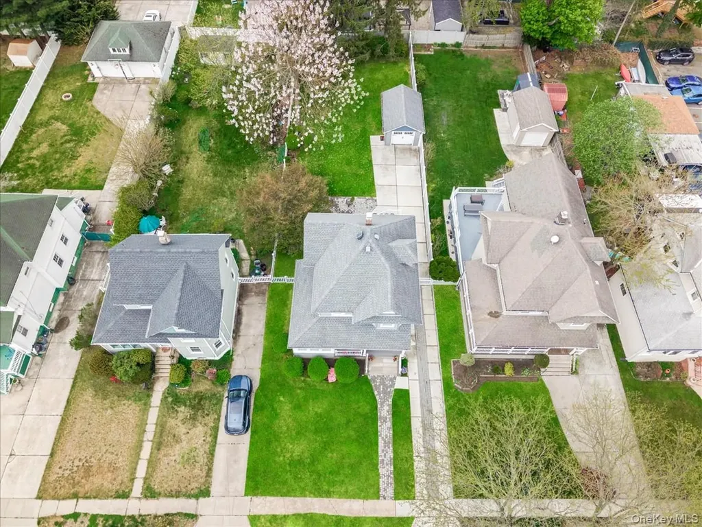 28 Union Place Lynbrook NY 11563