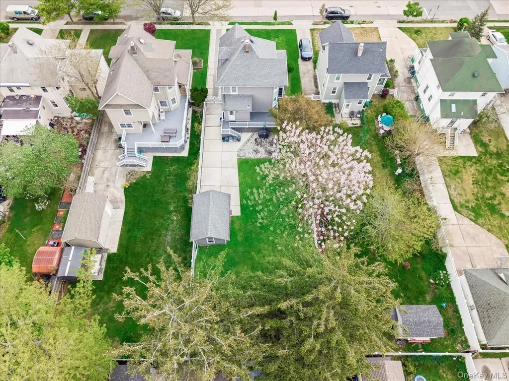 28 Union Place Lynbrook NY 11563