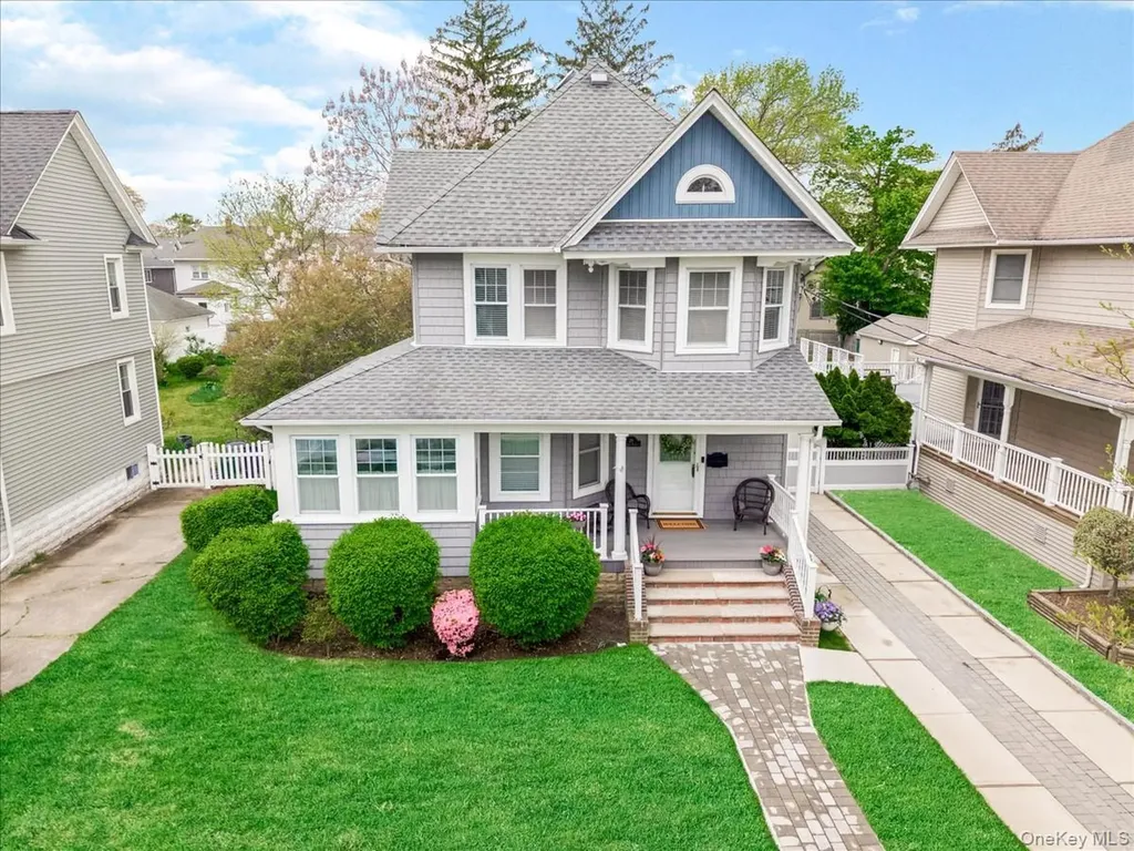 28 Union Place Lynbrook NY 11563
