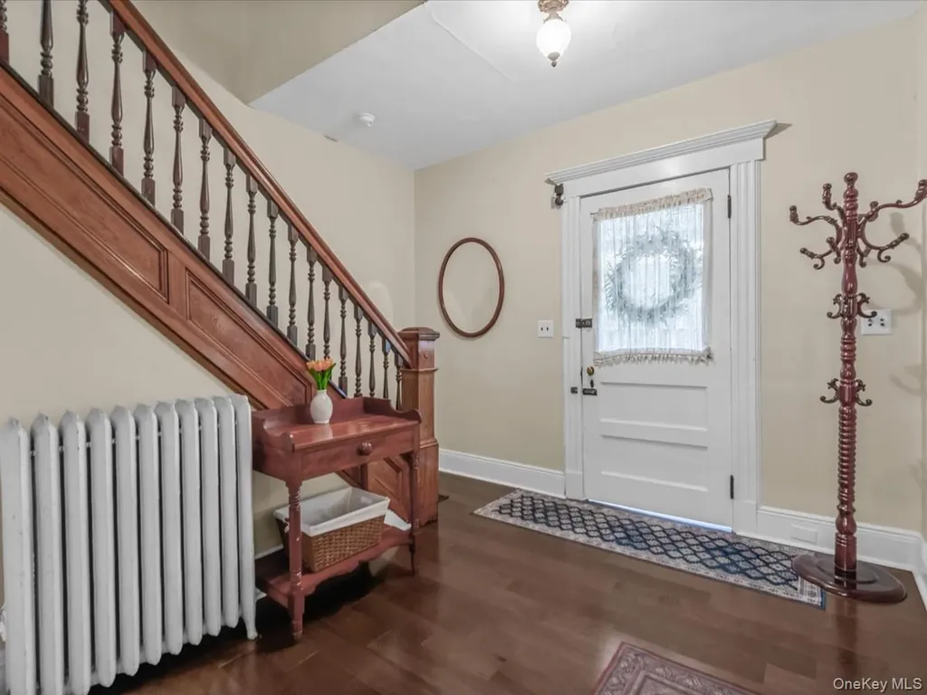 28 Union Place Lynbrook NY 11563