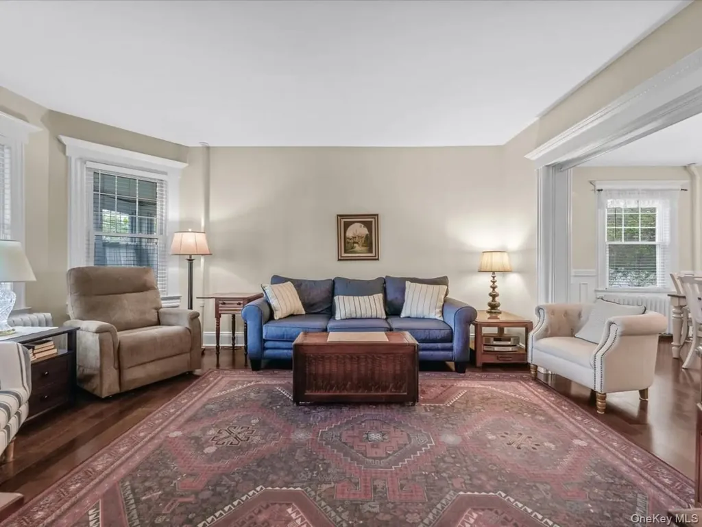 28 Union Place Lynbrook NY 11563