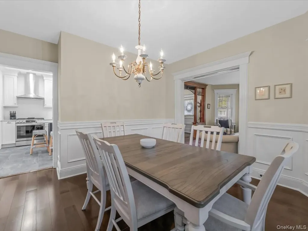 28 Union Place Lynbrook NY 11563