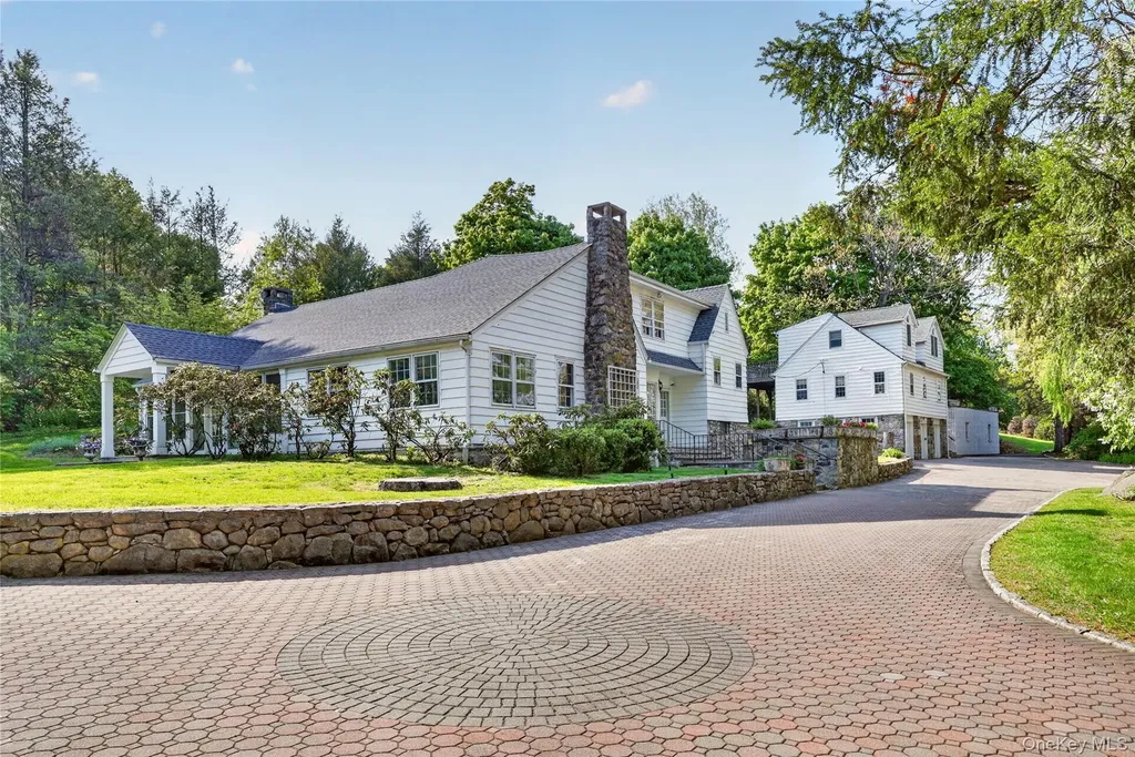 6 Raven Way Pleasantville NY 10570