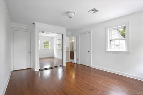 6 Raven Way Pleasantville NY 10570