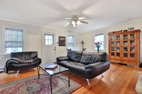 6 Raven Way Pleasantville NY 10570