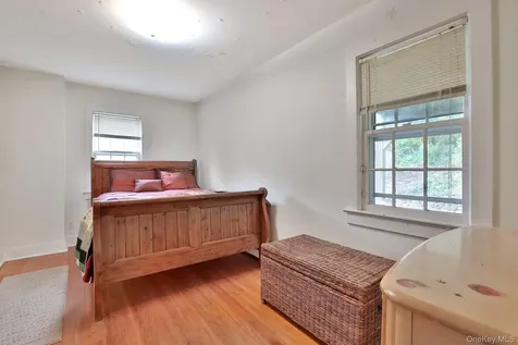 6 Raven Way Pleasantville NY 10570