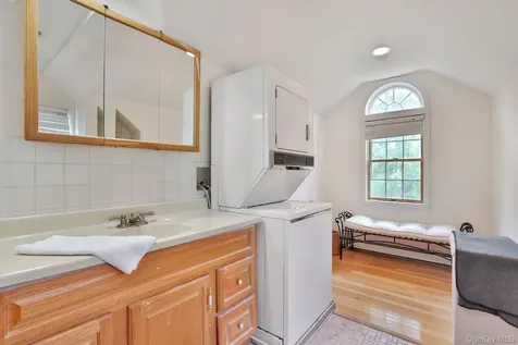 6 Raven Way Pleasantville NY 10570