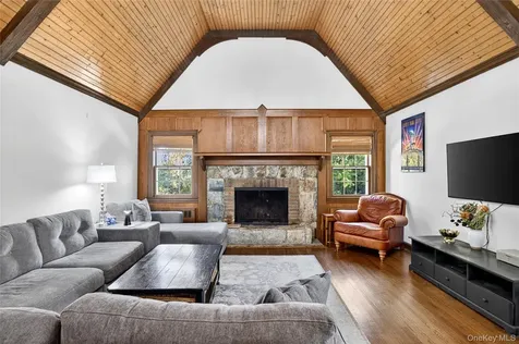 6 Raven Way Pleasantville NY 10570