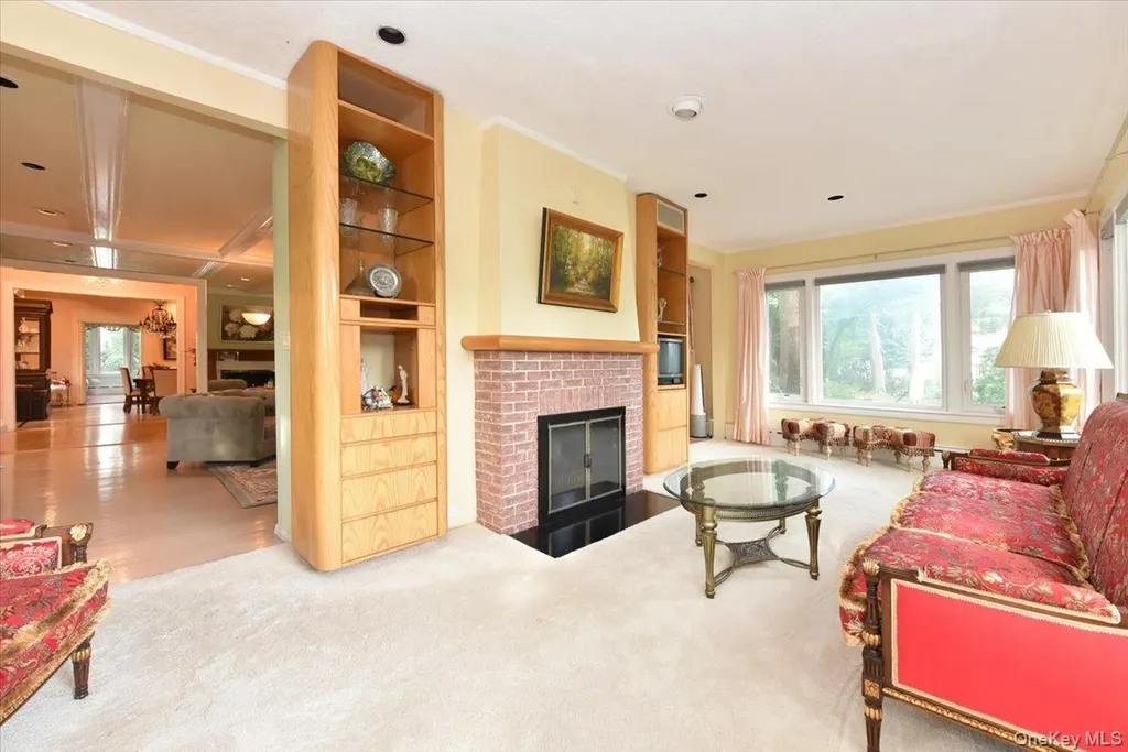 8 Magnolia Drive Great Neck NY 11021