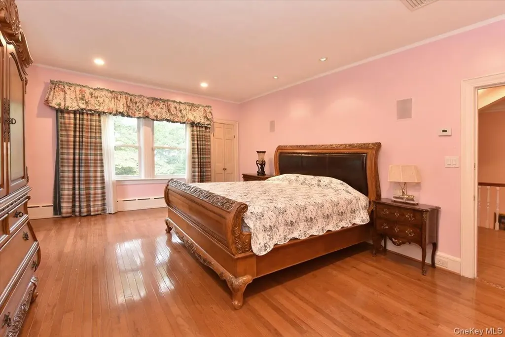 8 Magnolia Drive Great Neck NY 11021