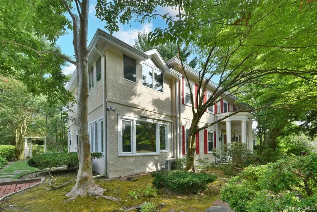 8 Magnolia Drive Great Neck NY 11021