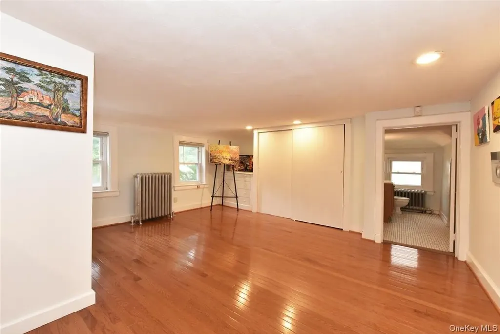8 Magnolia Drive Great Neck NY 11021