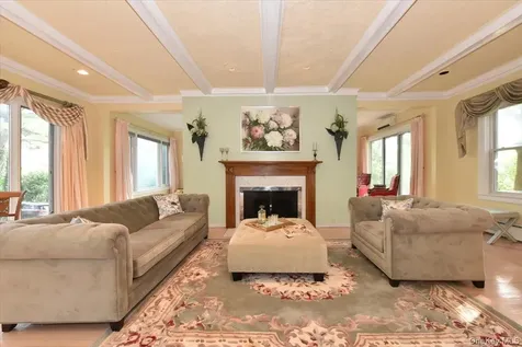 8 Magnolia Drive Great Neck NY 11021