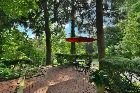 8 Magnolia Drive Great Neck NY 11021
