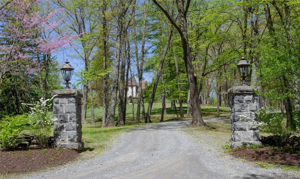 4317 Ny 23 Hudson NY 12534